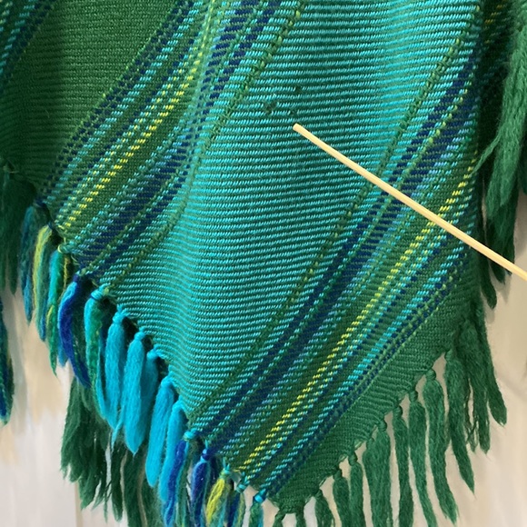 Vintage Arolan Kutomo wool poncho - Picture 5 of 8